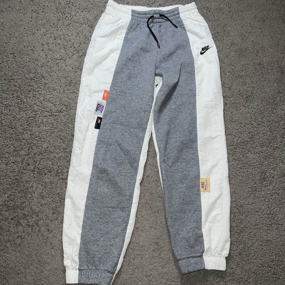 Nike Pants Womens Small Gray Sportswear Icon Clash Fleece Joggers CJ2048-091